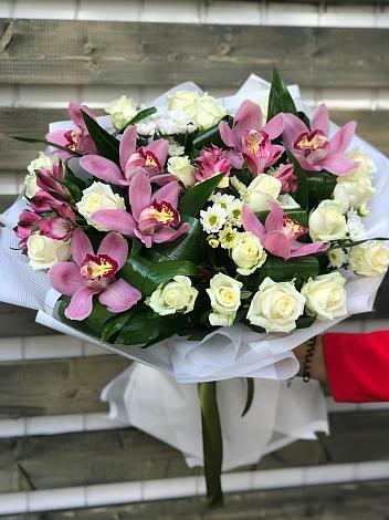 Букет цветов из: Розы и Хризантемы в Зубово Республика Башкортостан