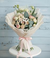 Букет цветов из:  Розы и Лизиантусы в Зубово Республика Башкортостан