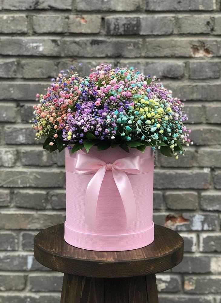 Цветочная композиция из Гипсофила и Розы в шляпной коробке в Зубово Республика Башкортостан