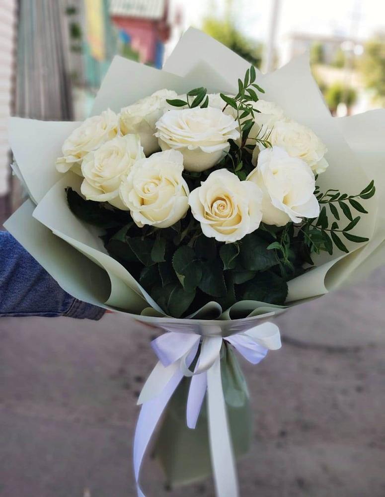 Букет Белые розы Проуд в Зубово Республика Башкортостан
