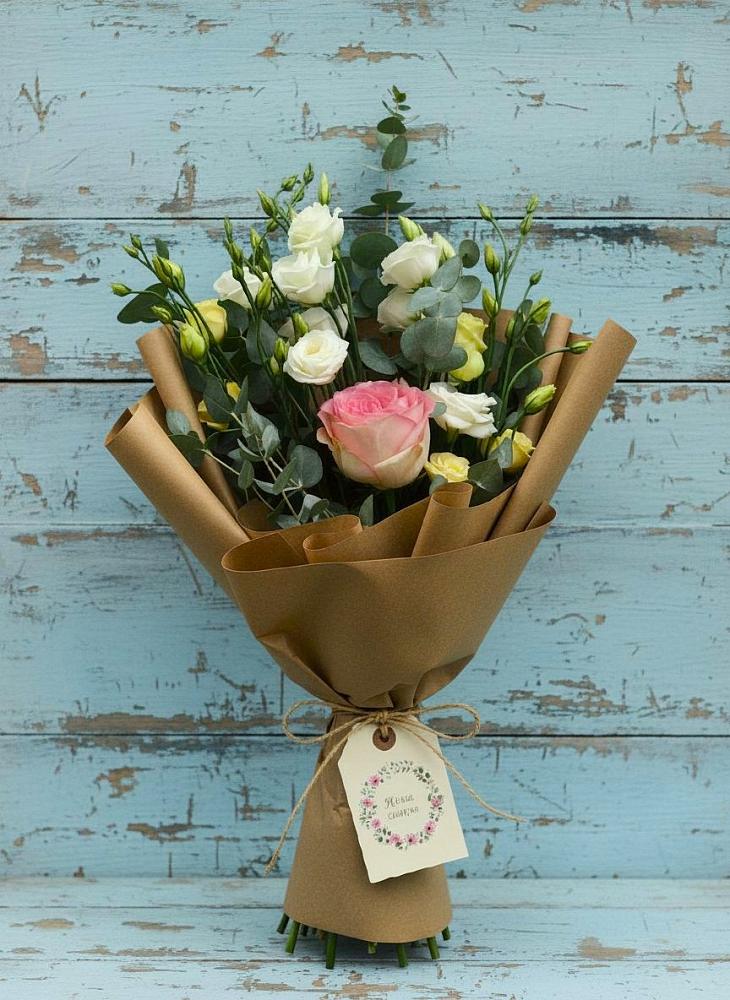 Букет цветов из: Розы и Лизиантусы в Зубово Республика Башкортостан