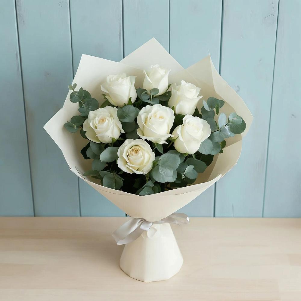 Букет Белые розы в Эвкалипте в Зубово Республика Башкортостан