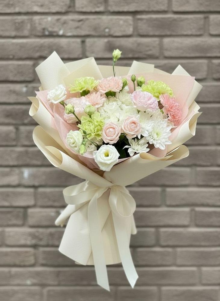 Букет цветов из: Гвоздики, Розы, Лизиантусы и Хризантемы в Зубово Республика Башкортостан