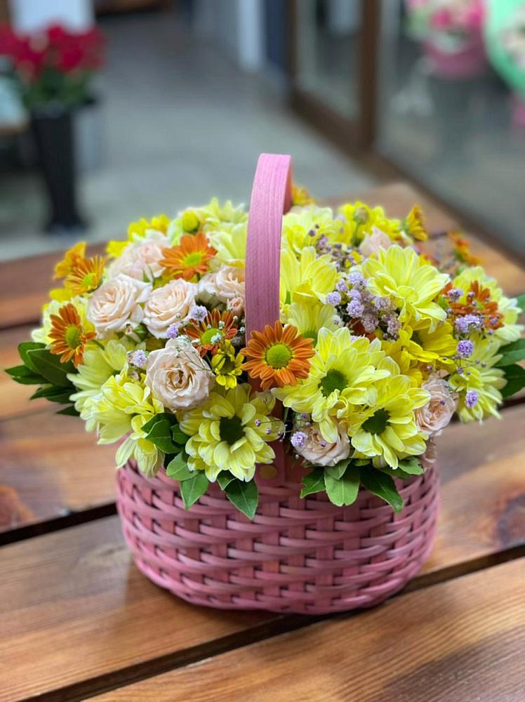Цветочная композиция из Хризантемы и Розы в корзине в Зубово Республика Башкортостан