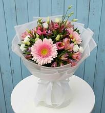 Букет цветов из:  Герберы, Альстромерии и Лизиантусы в Зубово Республика Башкортостан