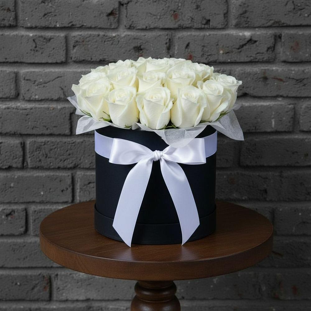 Цветочная композиция из Розы в шляпной коробке в Зубово Республика Башкортостан