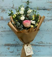 Букет цветов из:  Розы и Лизиантусы в Зубово Республика Башкортостан