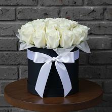 Цветочная композиция из Розы в шляпной коробке в Зубово Республика Башкортостан