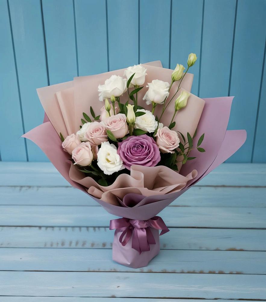 Букет цветов из: Розы и Лизиантусы в Зубово Республика Башкортостан